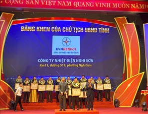 Công ty Nhiệt điện Nghi Sơn vinh dự đón nhận Bằng khen của Chủ tịch UBND tỉnh Thanh Hóa