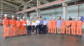 Công đoàn Tổng công ty Phát điện 1 vào thăm, tặng quà cho đoàn viên, người lao động Công ty Nhiệt điện Nghi Sơn nhân Tháng công nhân năm 2023